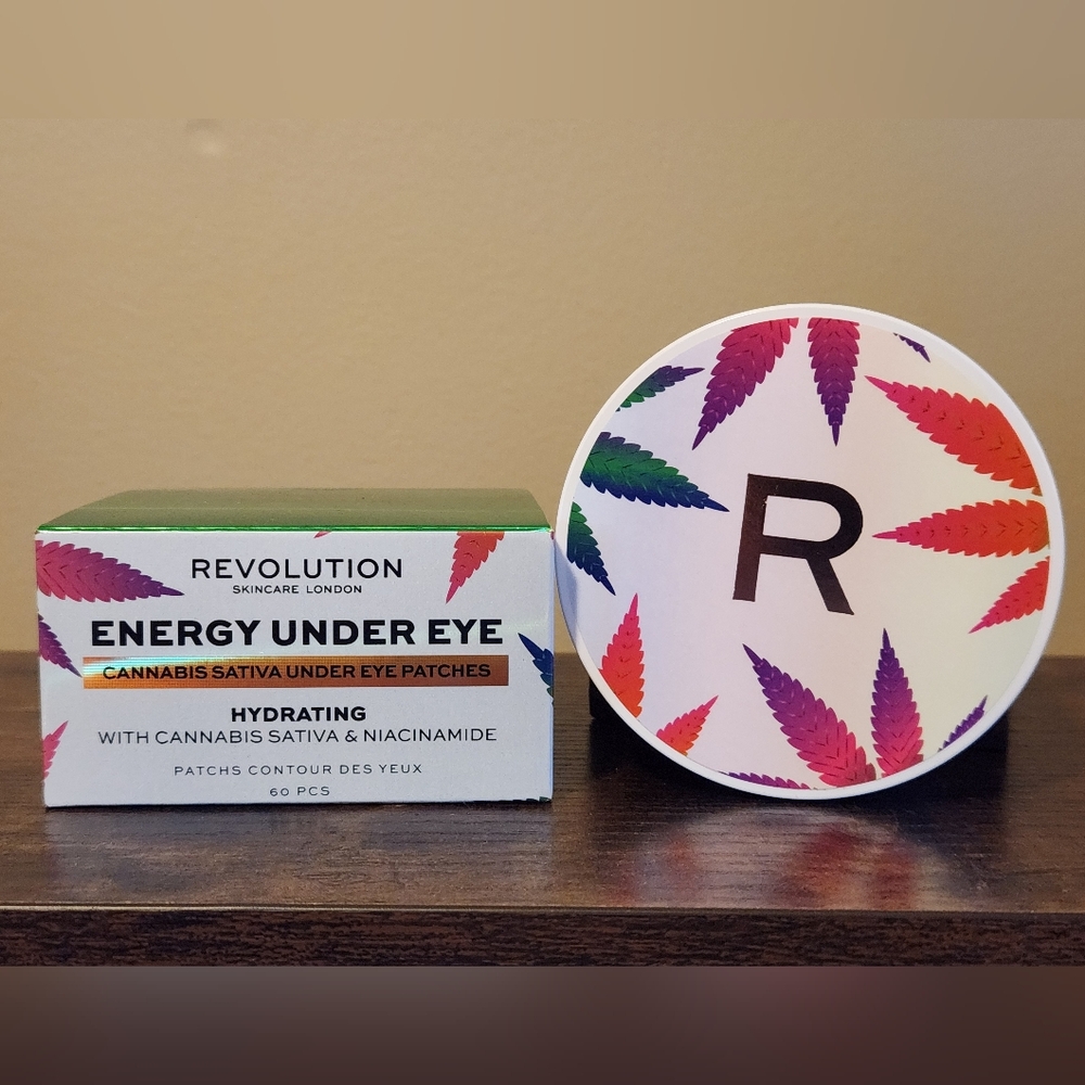 Revolution Energy Under Eye Patches - White with Rainbow Leaf Accents